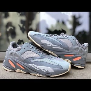 *NEW NEVER USED* YEEZY BOOST 700 INERTIA SIZE 9.5